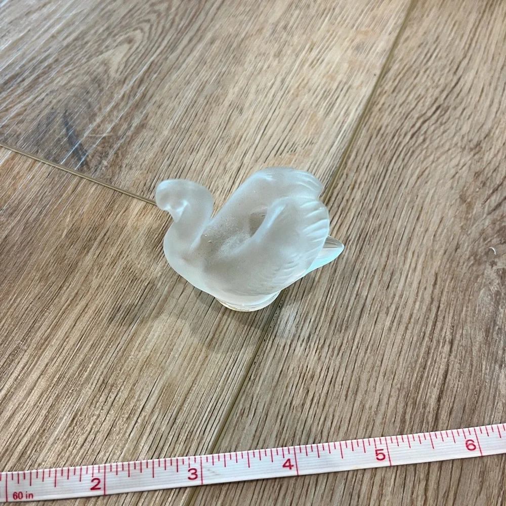 Lalique France signed Frosted Glass Swan Figurine - Picture 1 of 3